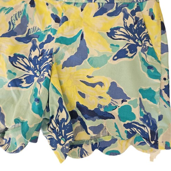 Lilly Pulitzer - Women`s Scalloped Blue and Yellow Shorts size 4 - Picture 2 of 6
